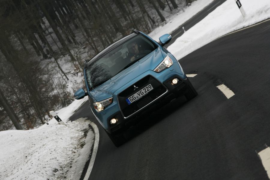  Mitsubishi ASX 2010 года  (фото 32 из 82)